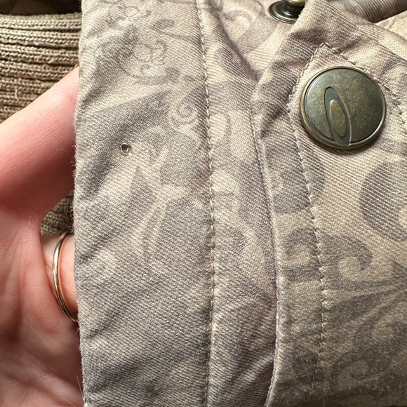 Ladies small (loose fit) jacket from Oakley’s signature series. - Picture 5 of 5